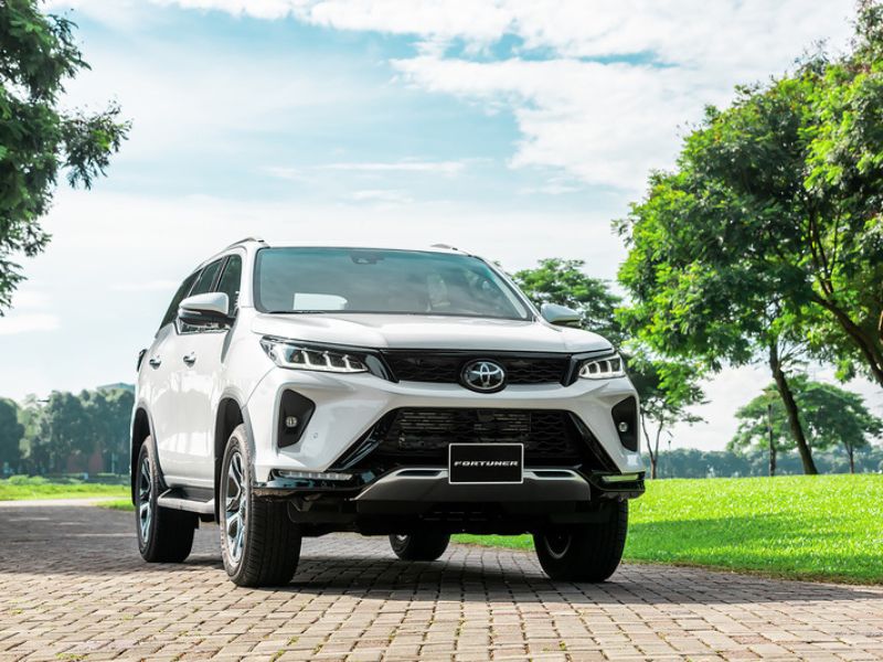 dong-co-cua-xe-la-2-4L-tao-cong-suat-toi-da-len-den-147-ma-luc-mo-men-xoan-la-400-Nm.jpg