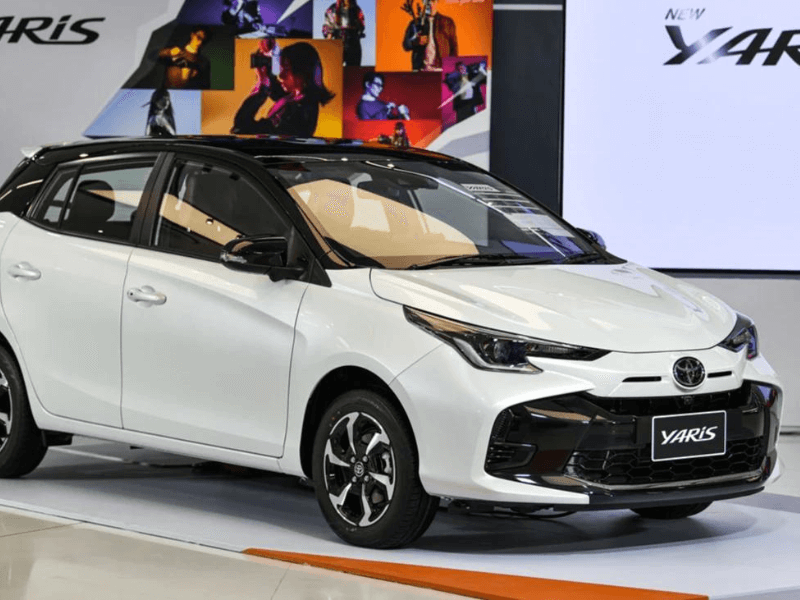 toyota-yaris-ra-mat-vao-nam-2023.png