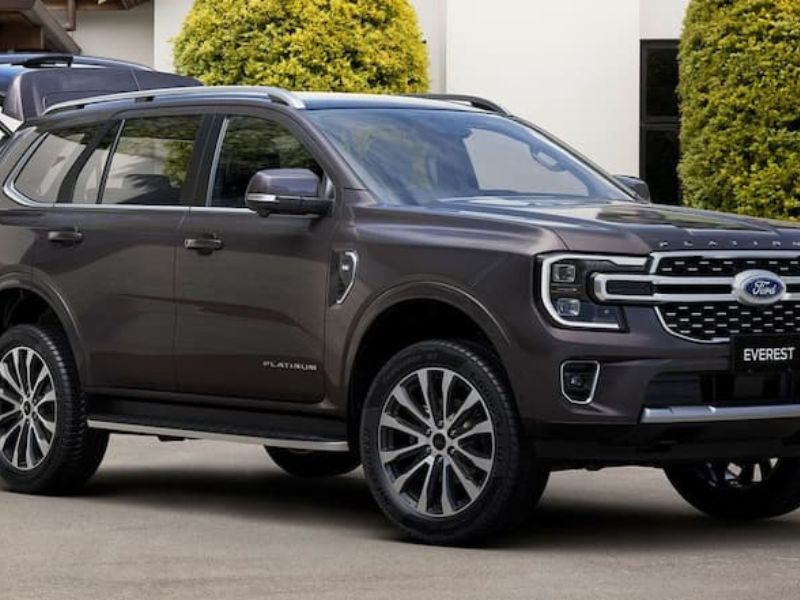 Ford-Everest-2023-trang-bi-ve-ngoai-cung-cap-nam-tinh.jpg