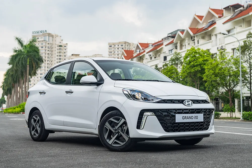 Tổng Hợp & Đánh Giá Chi Tiết Các Dòng Xe Hyundai Tại Việt Nam 1 Hyundai Grand i10, một trong các dòng xe Hyundai cỡ nhỏ.