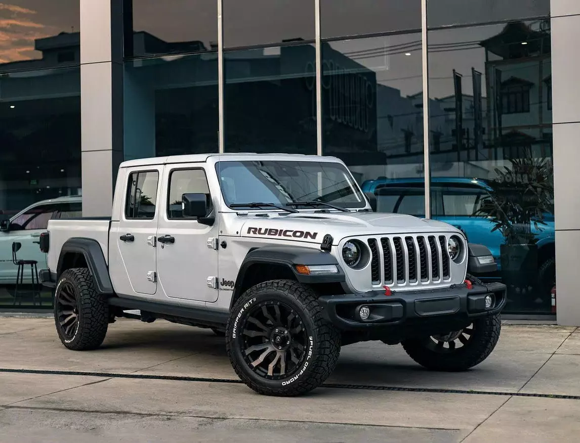 Bán tải Jeep Khám phá biểu tượng off-road và sự đa dụng 2 Jeep bán tải Gladiator phong cách đô thị