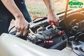 9 Nguyên Nhân Khiến Xe Ô Tô Đề Không Nổ và Cách Xử Lý 6 Kiểm tra bugi xe ô tô đề không nổ