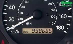 Cách đọc số km trên ô tô điện tử