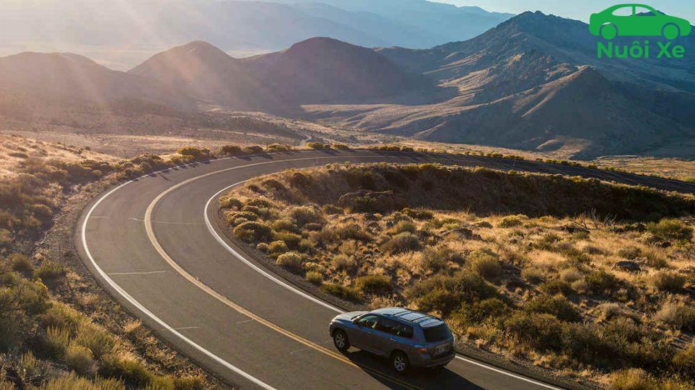 Hướng dẫn cách lái xe lên dốc an toàn, hiệu quả từ A-Z 3 Kinh nghiệm lái xe ô tô lên dốc
