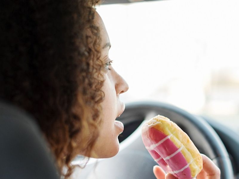 truoc-khi-lai-xe-ban-khong-nen-an-do-ngot-vi-co-the-gay-ra-cam-giac-buon-ngu truoc-khi-lai-xe-ban-khong-nen-an-do-ngot-vi-co-the-gay-ra-cam-giac-buon-ngu.png