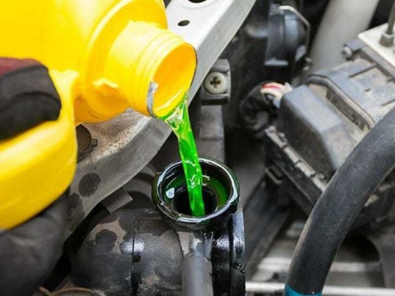 viec-kiem-tra-va-bo-sung-nuoc-lam-mat-dong-co-dinh-ky-cung-rat-quan-trong-trong-quy-trinh-bao-duong-xe-o-to viec-kiem-tra-va-bo-sung-nuoc-lam-mat-dong-co-dinh-ky-cung-rat-quan-trong-trong-quy-trinh-bao-duong-xe-o-to.jpg